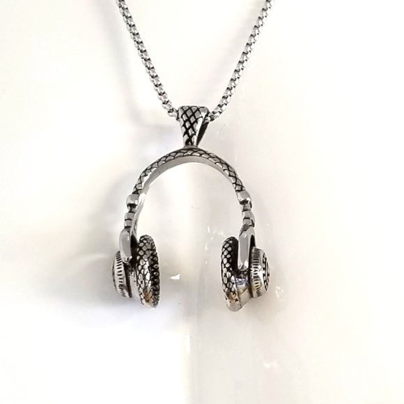 Mans Headphone Necklace - Picture 1 of 3